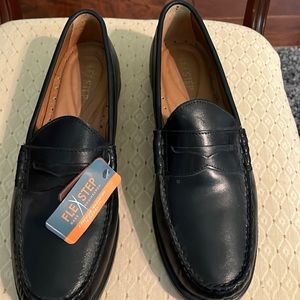Brand new GH Bass Flex Step Mens Loafers Size 10 1/2 Wide Black